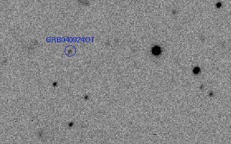 GRB040924爆發後兩小時的可見光影像，圖中標示處原來並沒有星體（觀測者：林宏欽、胡瑞華）影像來源／黃癸雲