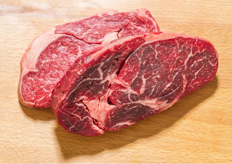 牛肉從鮮紅變成褐色，是自然氧化現象，並不是腐敗了。（來源：iStock圖庫）